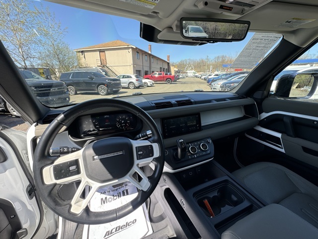 2020 Land Rover Defender 110 SE photo 18