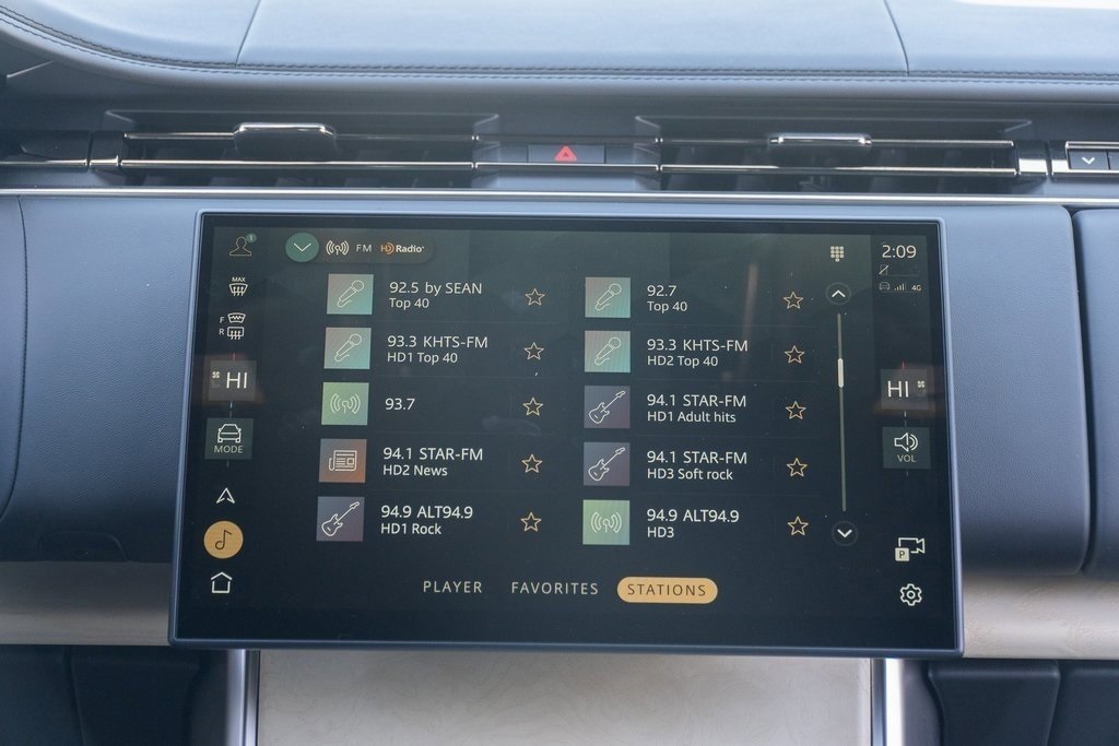 2025 Land Rover Range Rover SV photo 16