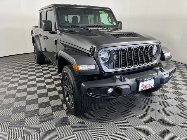 2025 Jeep Gladiator Sport S photo 2