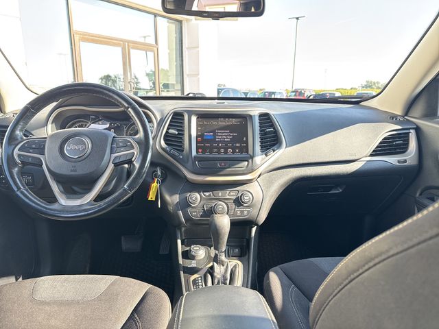 2016 Jeep Cherokee Latitude photo 5