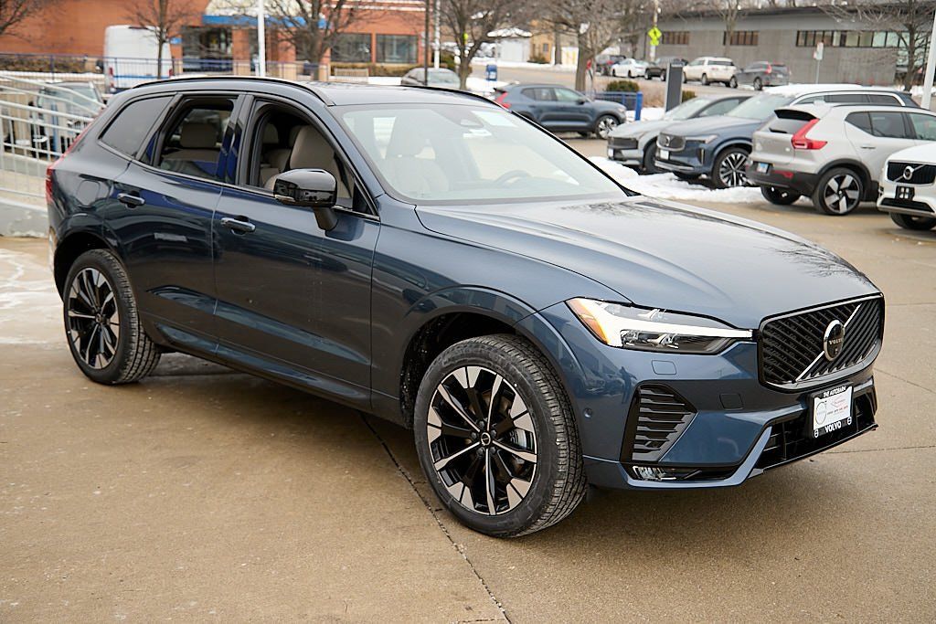 2026 VOLVO XC60 - Image 3