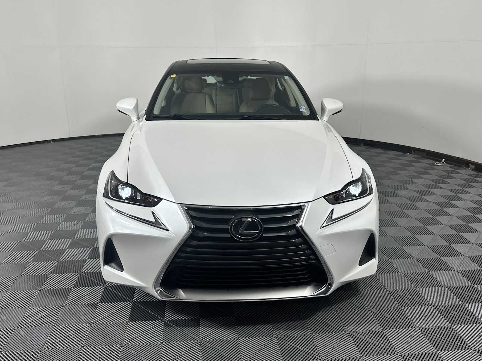 2020 Lexus IS 300 photo 2