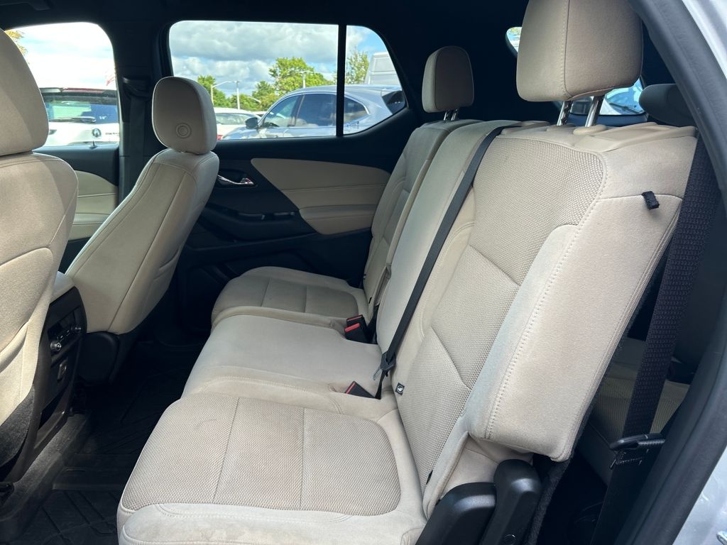2022 Chevrolet Traverse LS photo 13