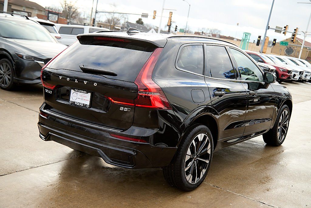 2026 VOLVO XC60 - Image 9