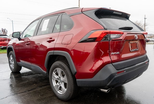 2022 Toyota RAV4 XLE photo 4