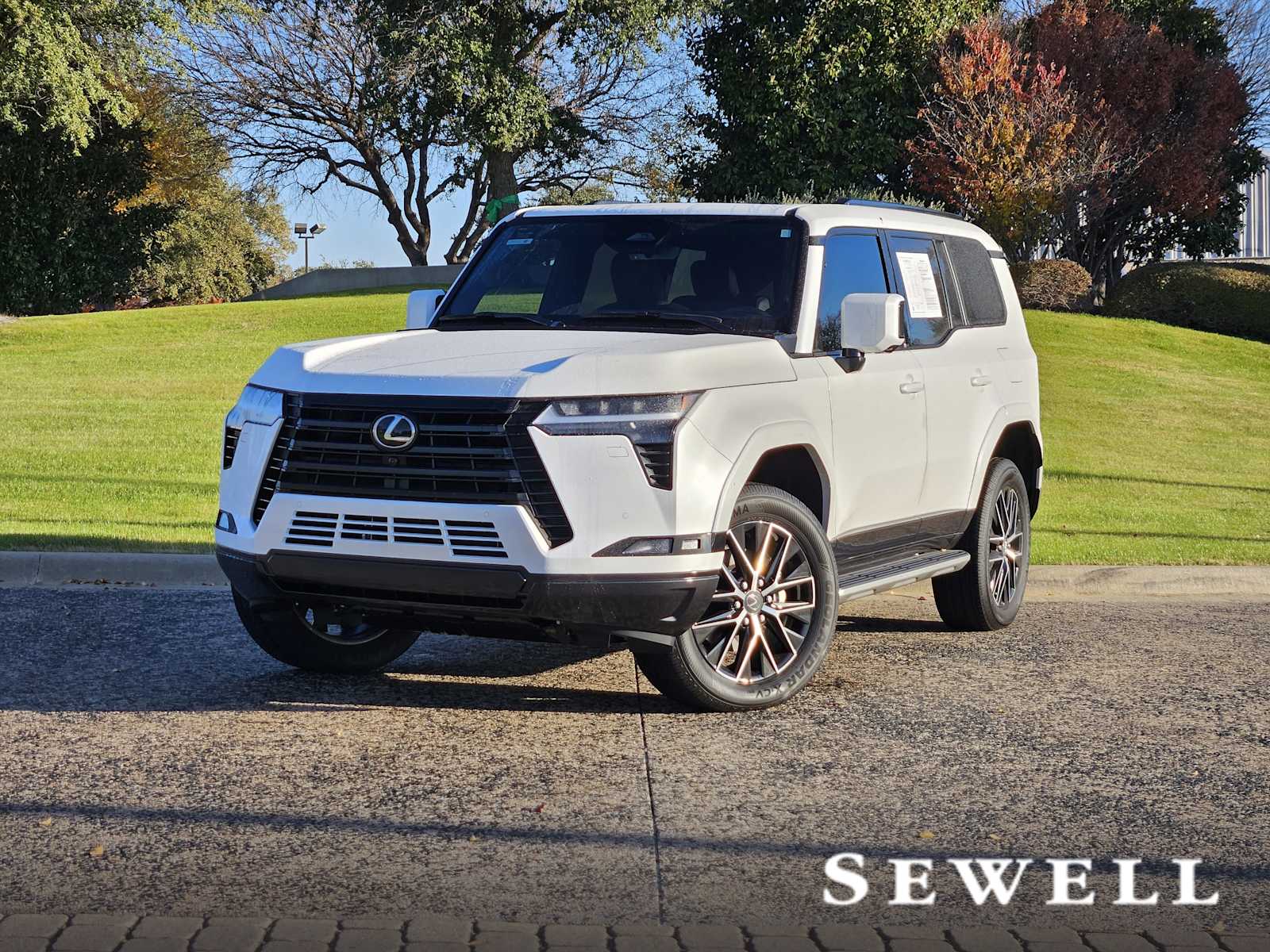 2025 Lexus GX Premium's photo