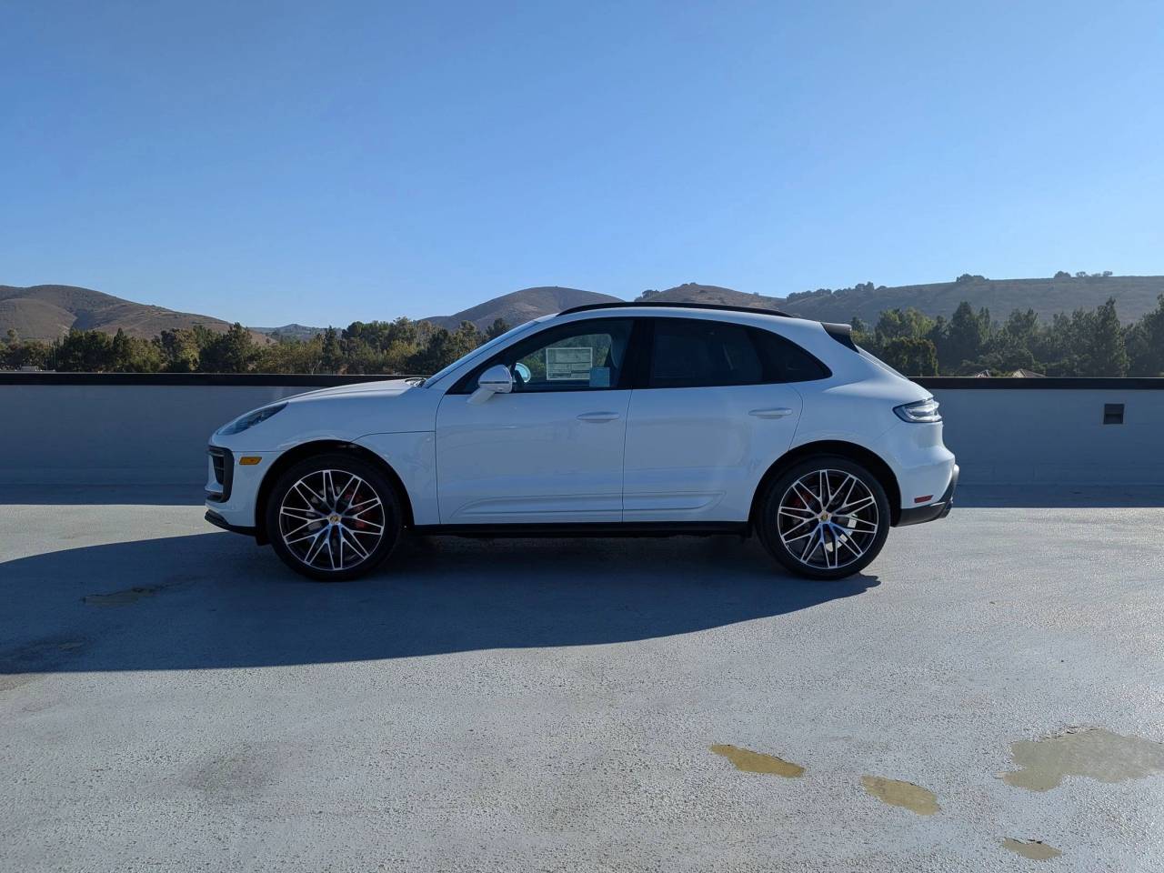 2025 Porsche Macan S photo 2