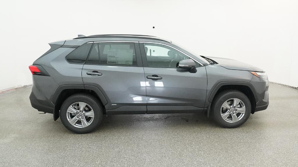 2025 Toyota RAV4 Hybrid XLE photo 25
