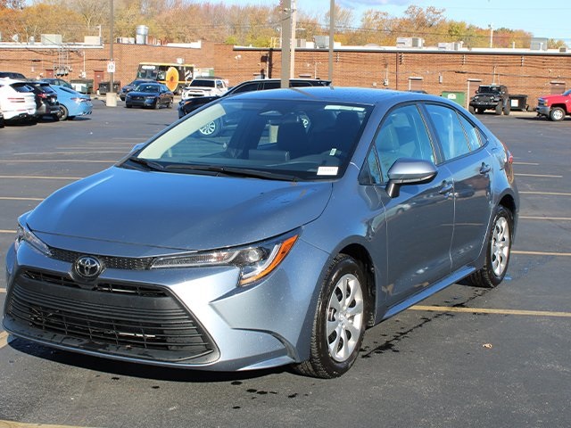 Used 2025 Toyota Corolla LE with VIN 5YFB4MDE0SP243438 for sale in Northfield, Minnesota