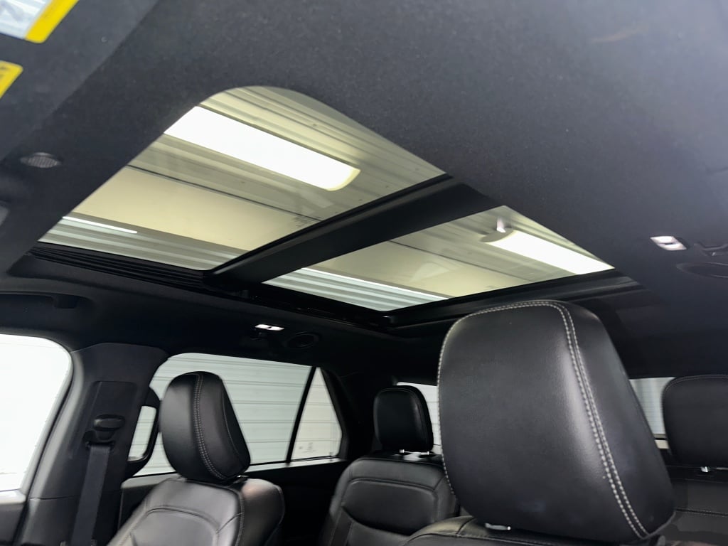 2020 Ford Explorer XLT photo 3