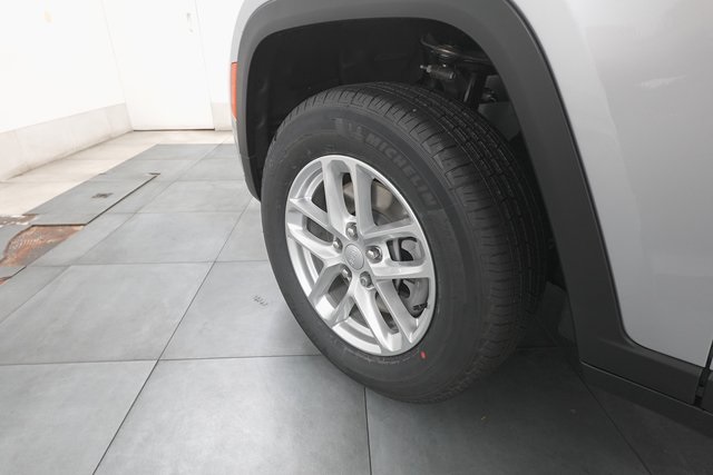 2025 Jeep Grand Cherokee Laredo X photo 28