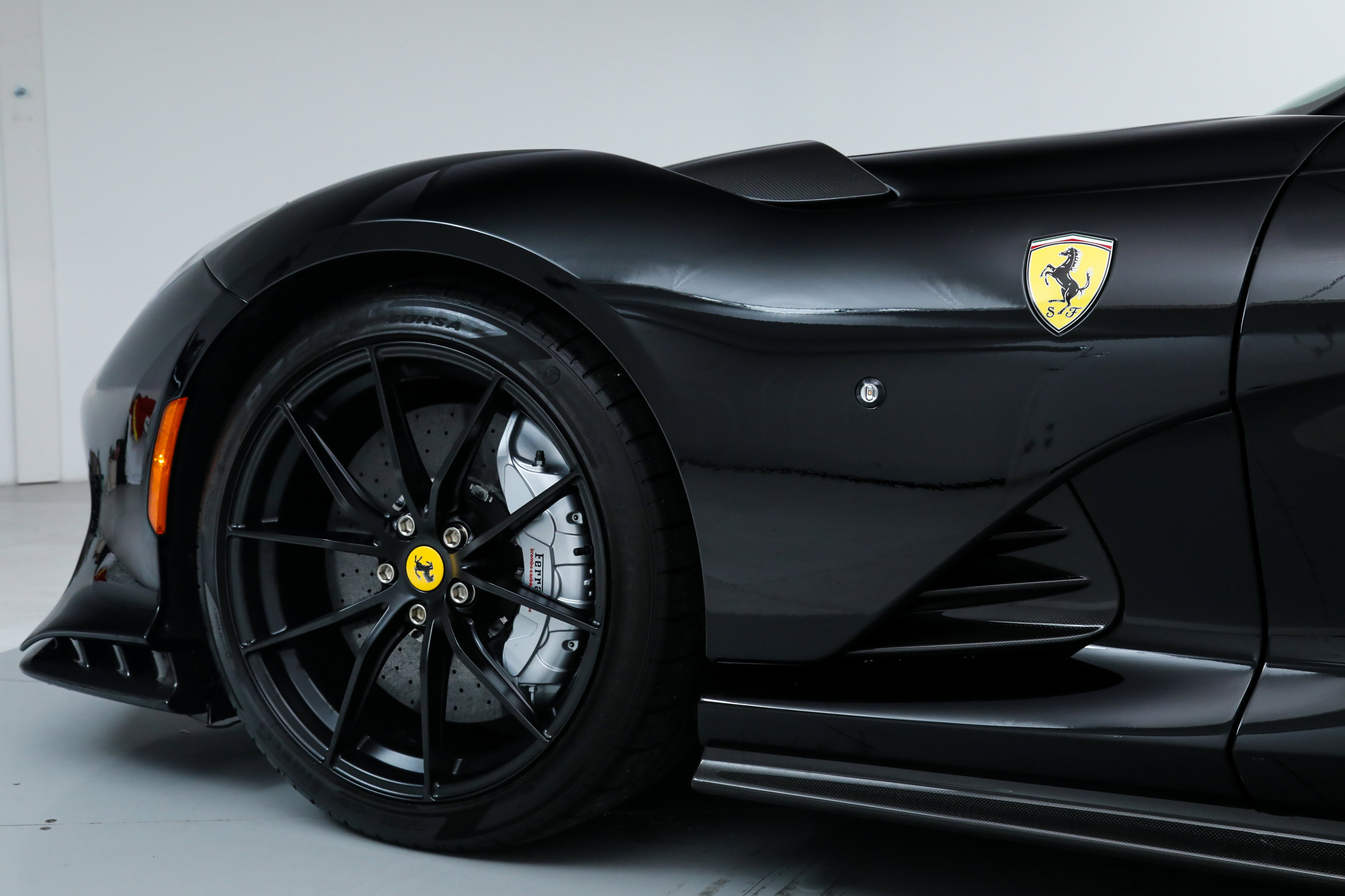2024 Ferrari 812 Competizione photo 38