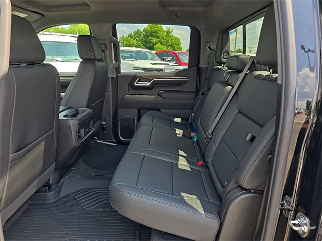 2025 Chevrolet Silverado 1500 LT photo 4