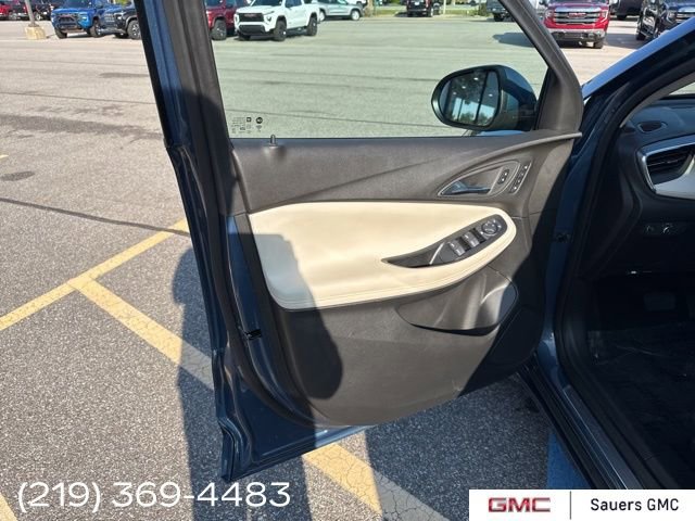 2024 Buick Encore GX Avenir photo 7