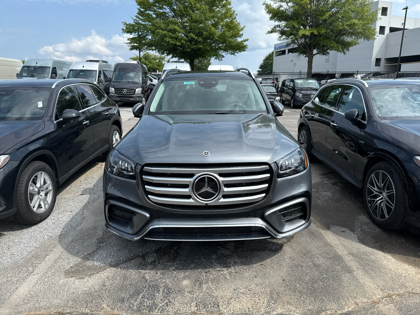 2026 Mercedes Benz GLS 450 4MATIC photo 4