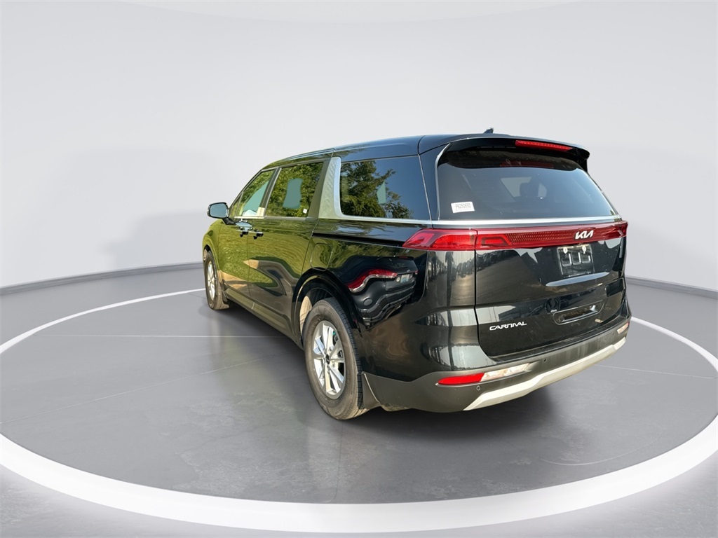 2023 Kia Carnival LX photo 6