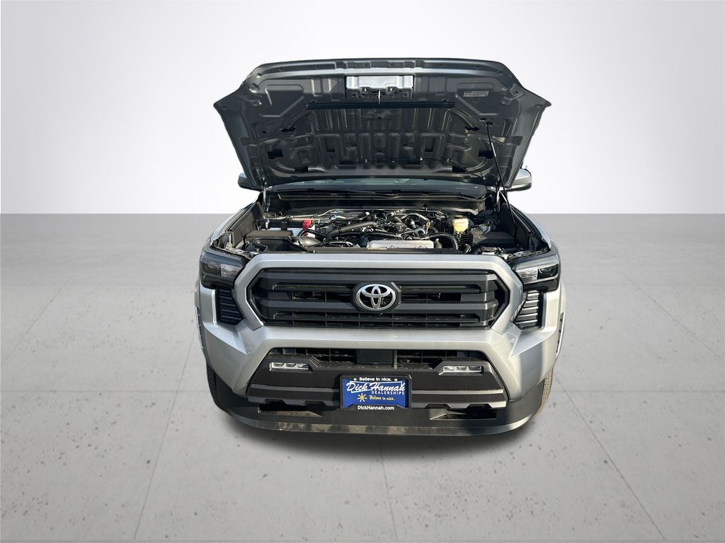 2025 Toyota Tacoma SR5 photo 4