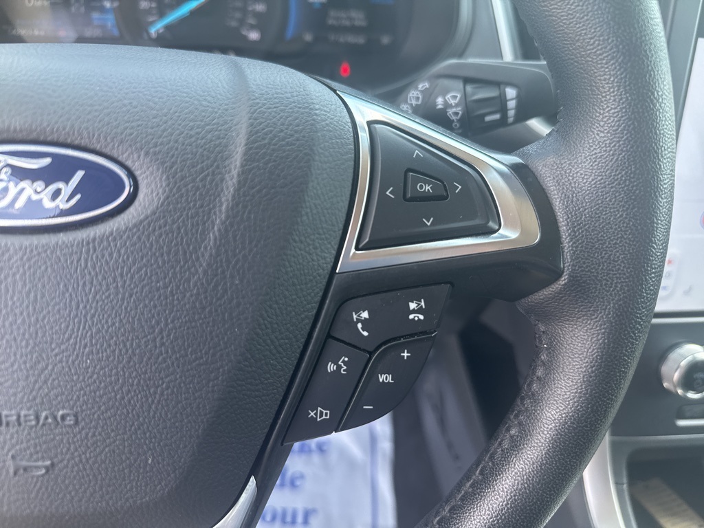 2024 Ford Edge SEL photo 32