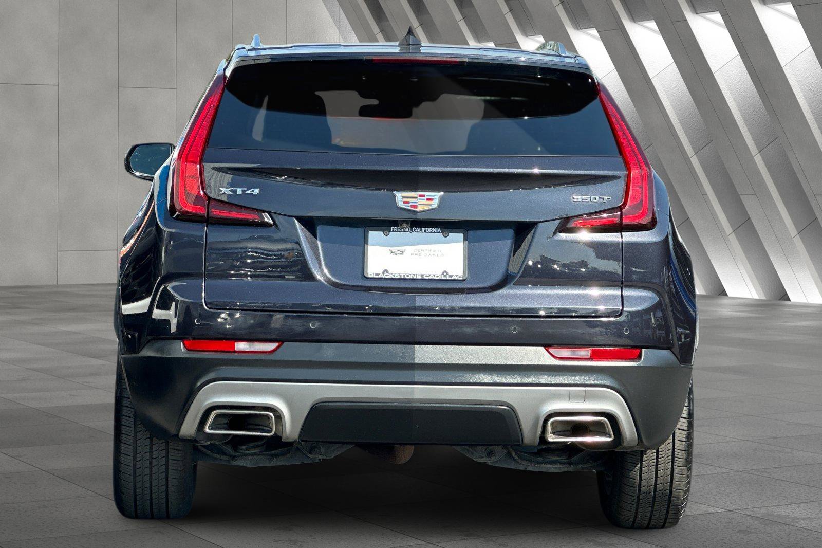 2023 Cadillac XT4 Premium Luxury photo 4