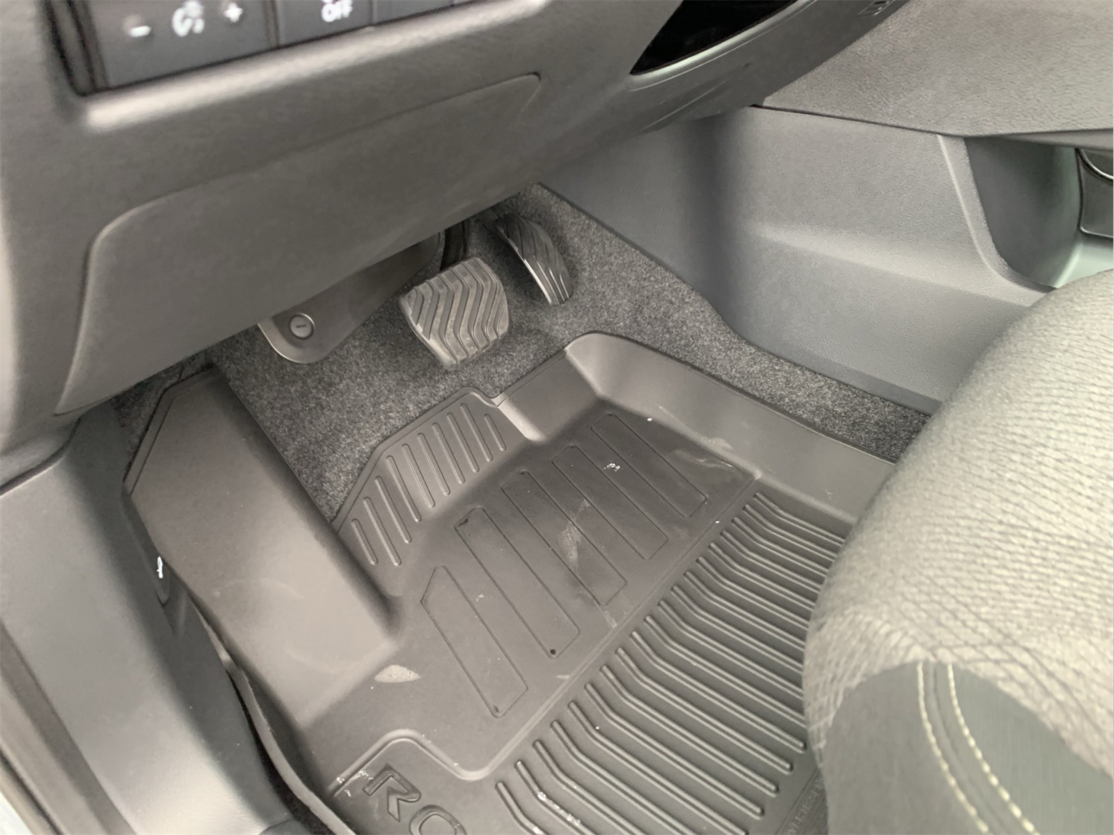 2026 Nissan Rogue SV photo 12