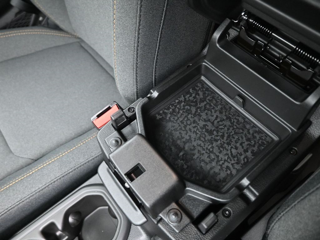 2025 Jeep Wrangler Sport S photo 4