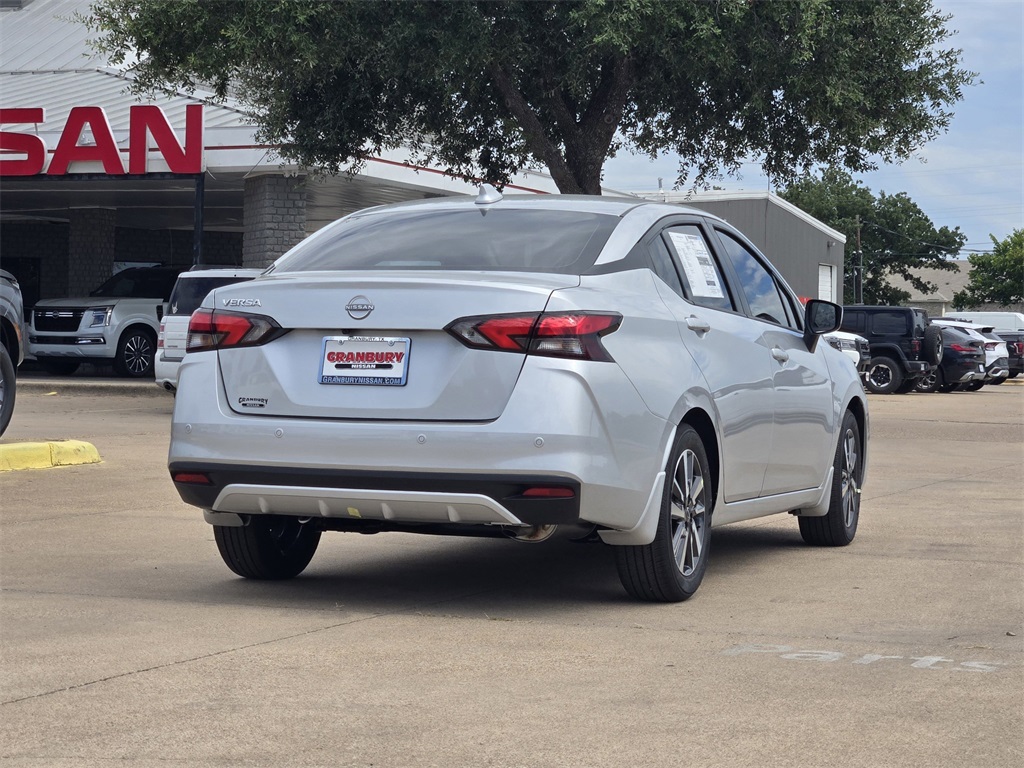 2025 Nissan Versa SV photo 4