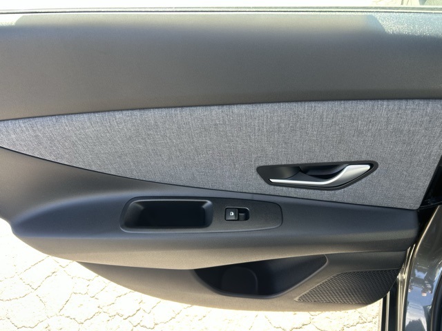 2026 Hyundai Elantra Limited photo 4