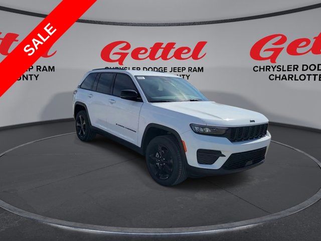 2025 Jeep Grand Cherokee Altitude photo 2