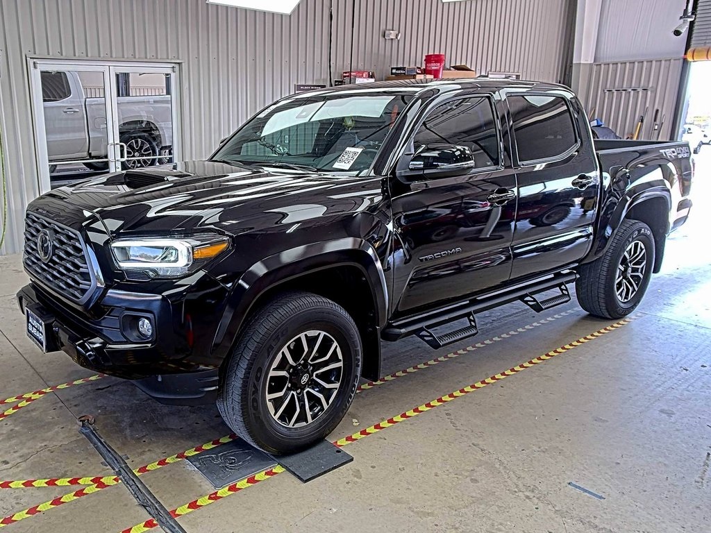 2023 Toyota Tacoma TRD Sport photo 2