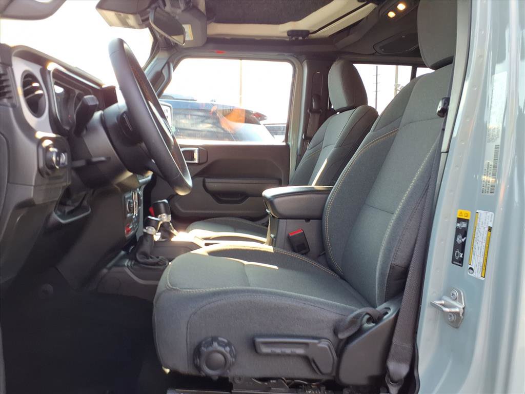 2024 Jeep Wrangler Willys photo 19