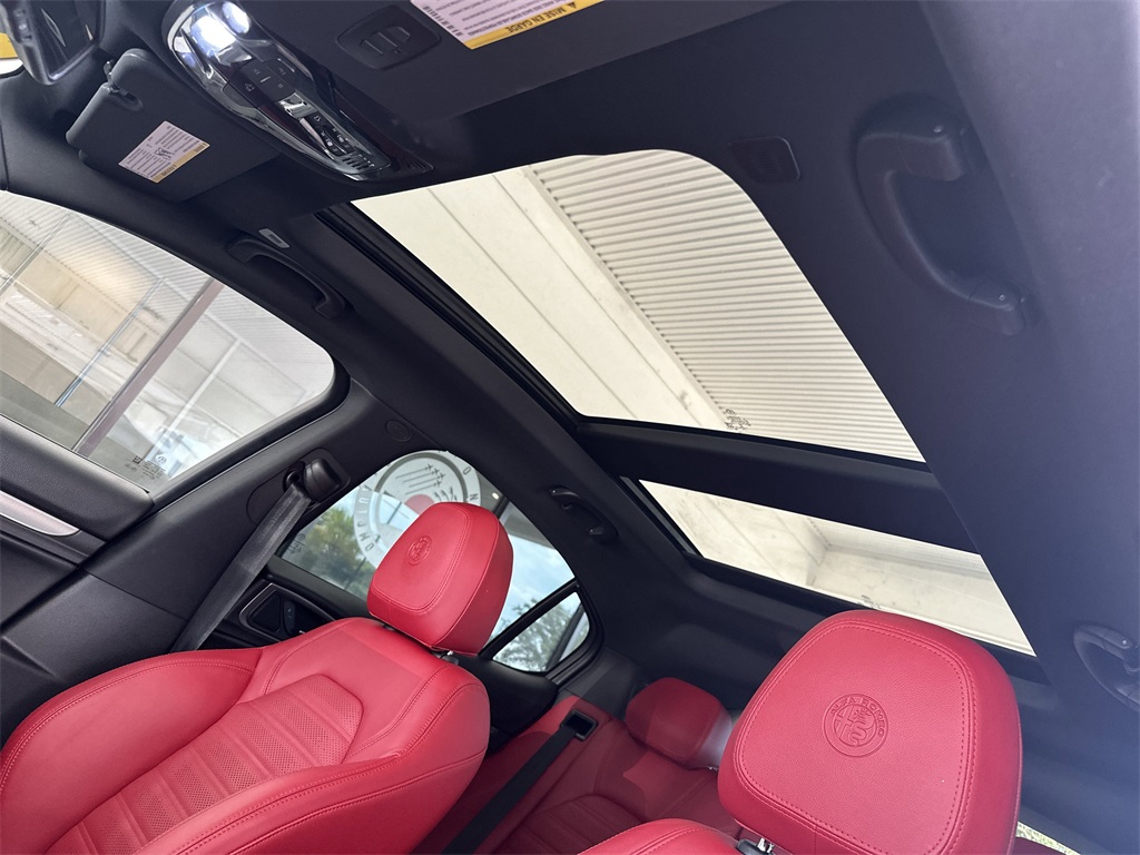2023 Alfa Romeo Stelvio Ti photo 26
