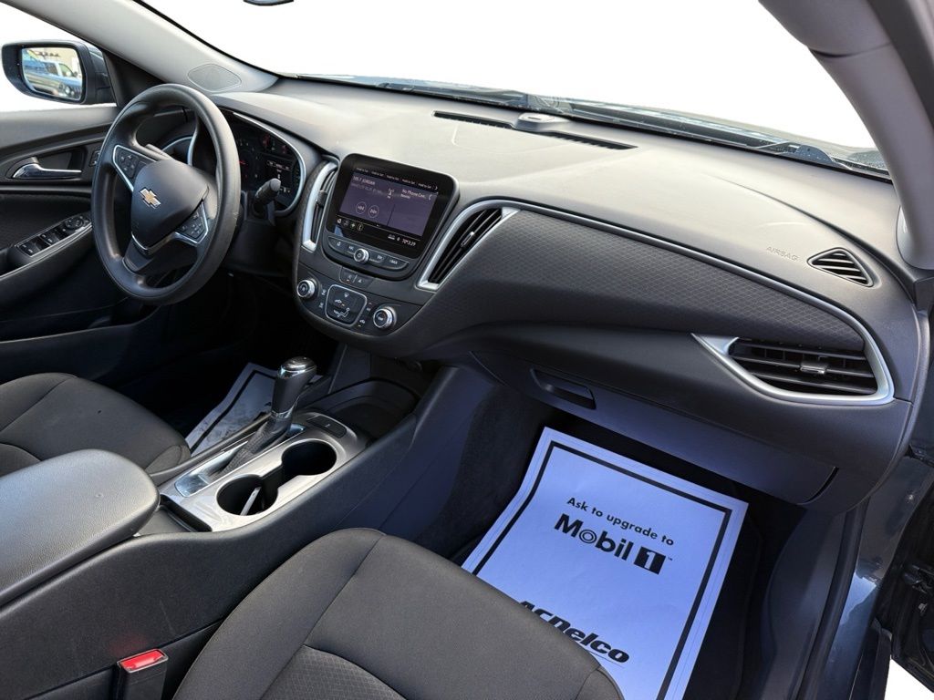 2020 Chevrolet Malibu LS photo 9
