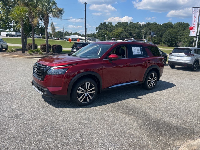 2025 Nissan Pathfinder Platinum photo 3