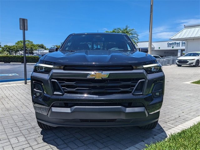 2025 Chevrolet Colorado Work Truck LT photo 3