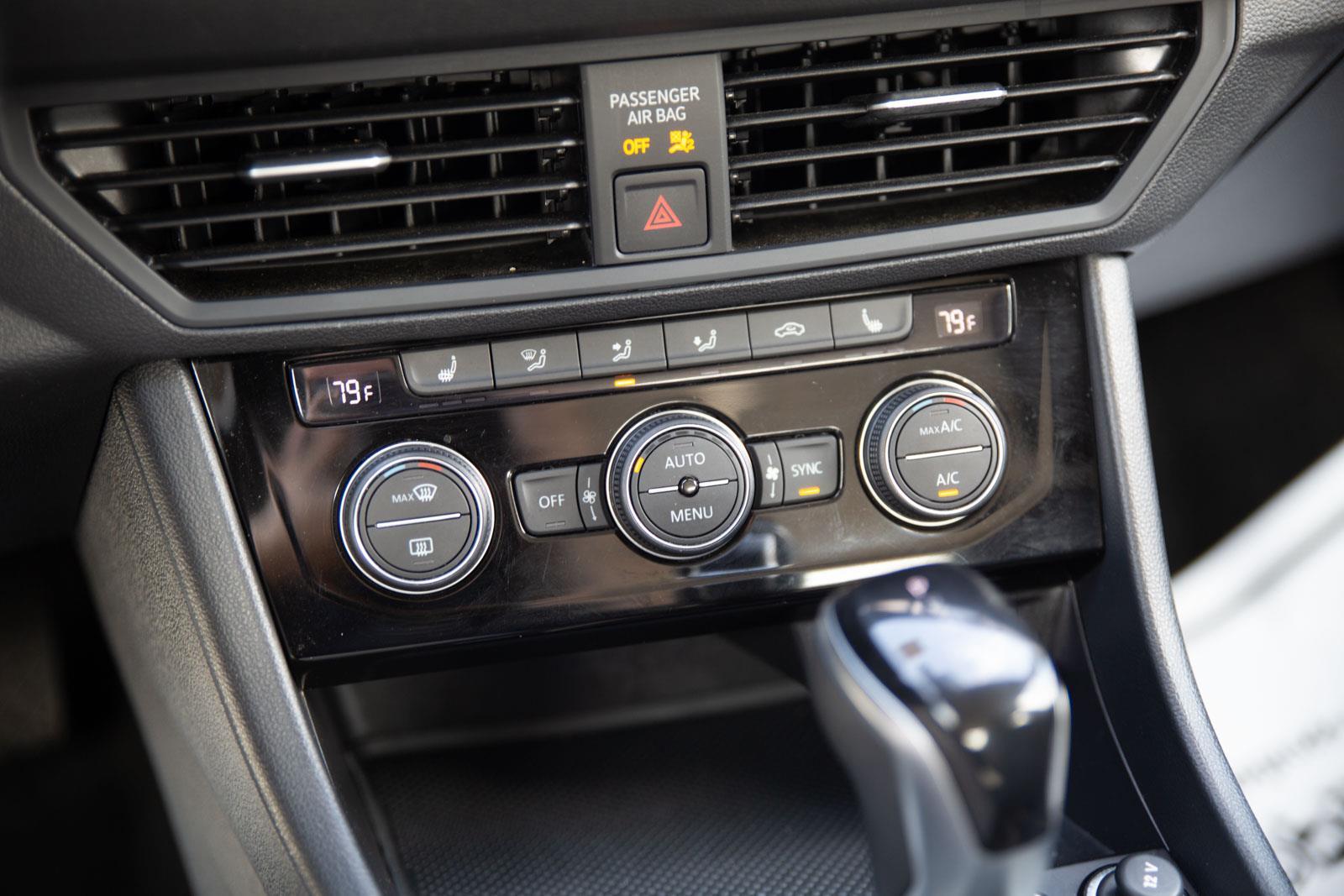2024 Volkswagen Jetta SE photo 13
