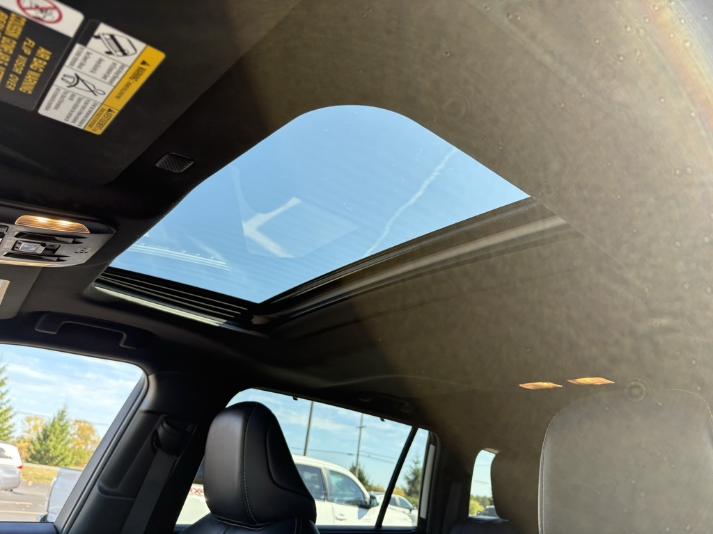 2022 Toyota Highlander XSE photo 2