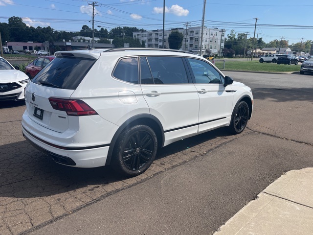 2022 Volkswagen Tiguan SE R-Line Black photo 16