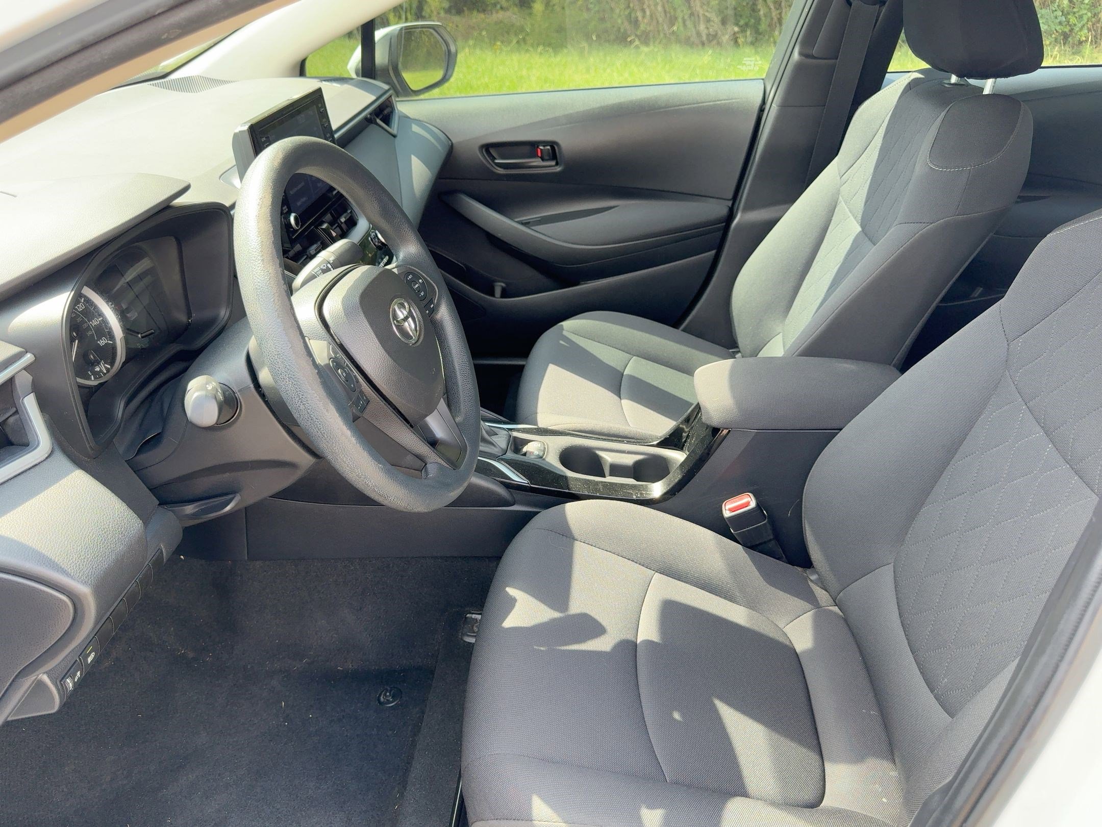 2022 Toyota Corolla LE photo 4