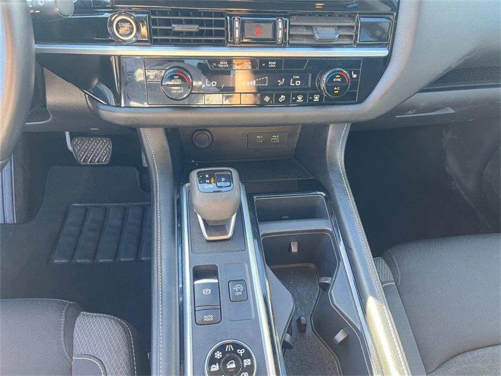 2024 Nissan Pathfinder SV photo 14