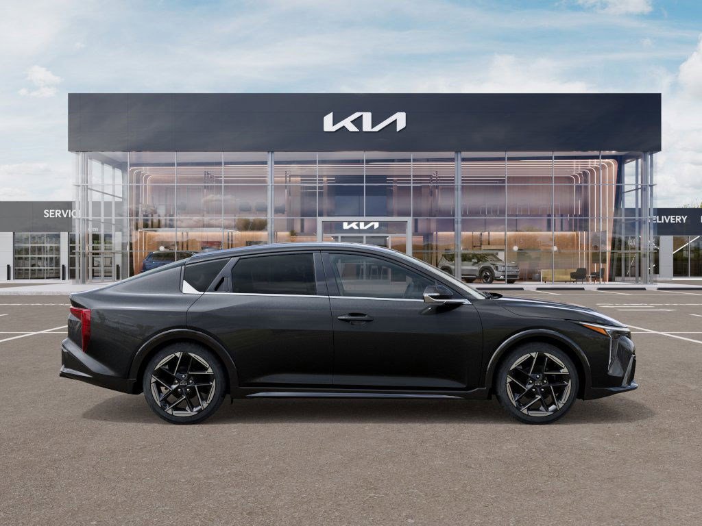 2025 Kia K4 GT-Line photo 5