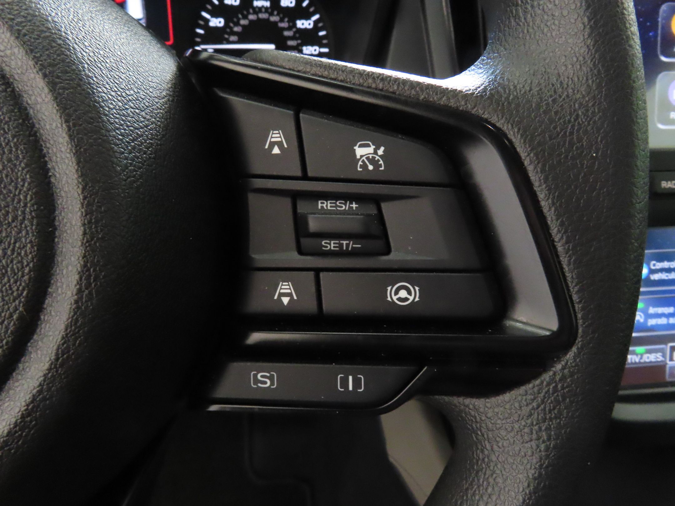 2025 Subaru Forester Base photo 13