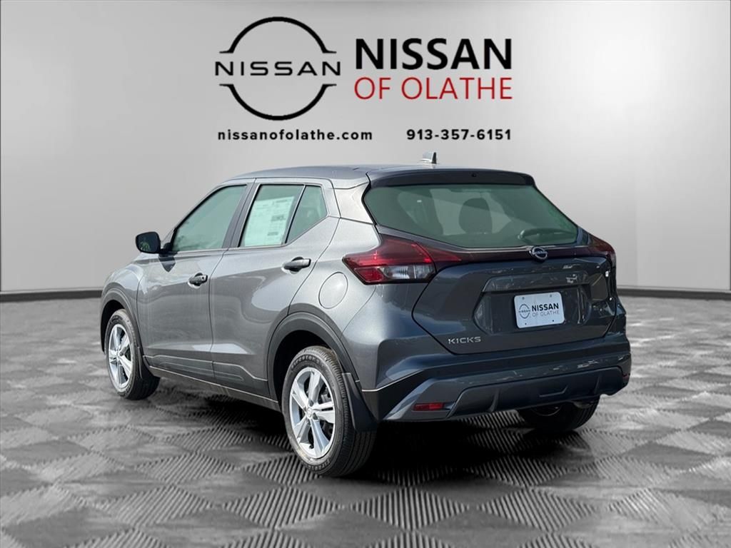 2025 Nissan Kicks Play S photo 3