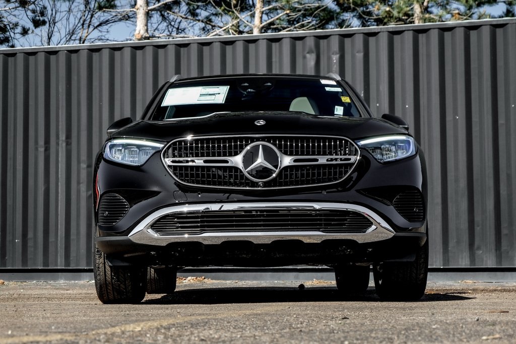2025 Mercedes Benz GLC 300 4MATIC photo 4