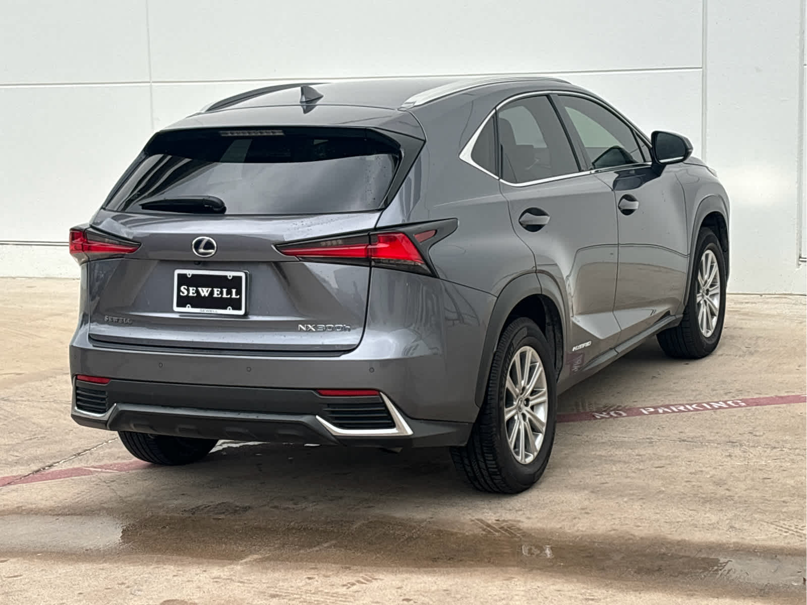 2021 Lexus NX 300h photo 4