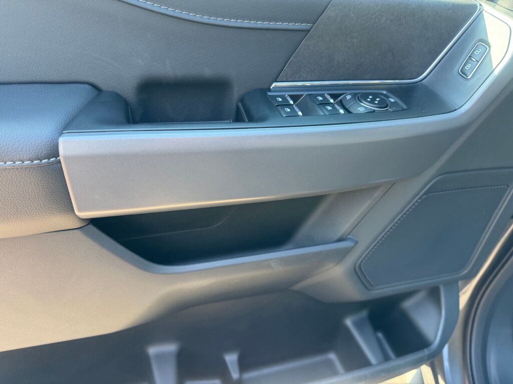 2025 Ford F-150 XLT photo 10