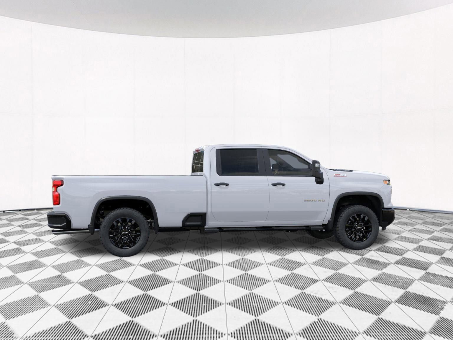 2025 Chevrolet Silverado 2500HD Custom photo 5