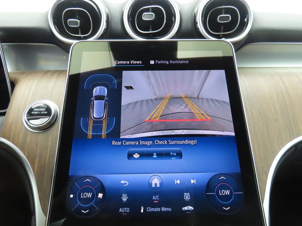 2025 Mercedes Benz GLC 300 photo 14