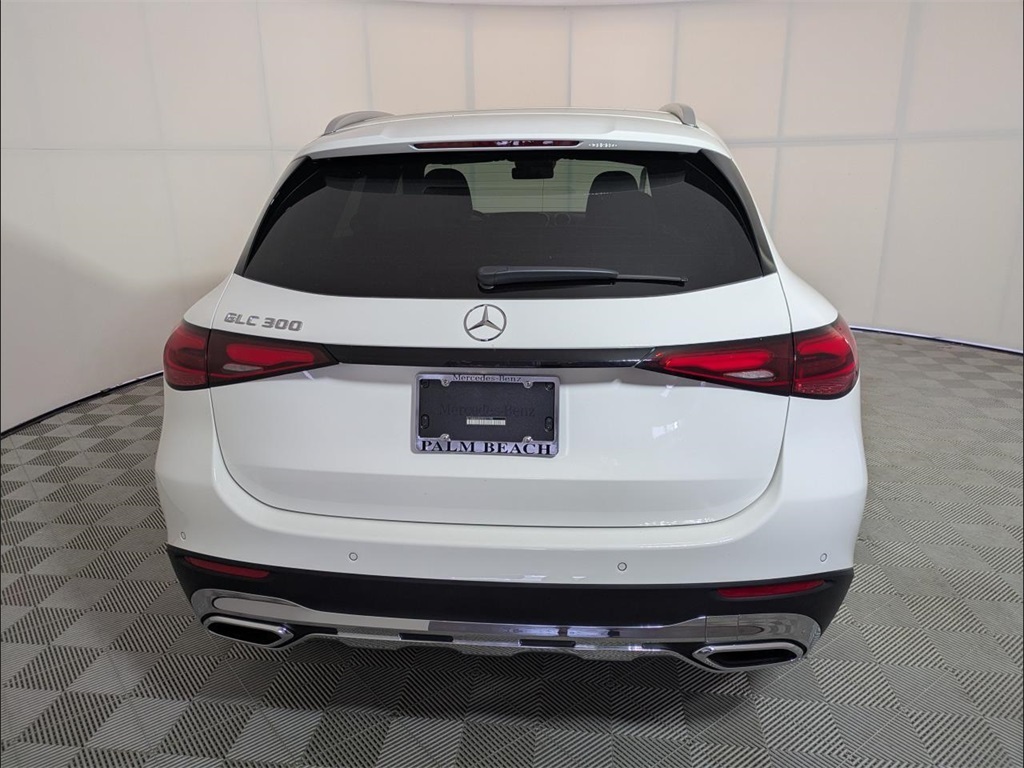 2026 Mercedes Benz GLC 300 photo 3