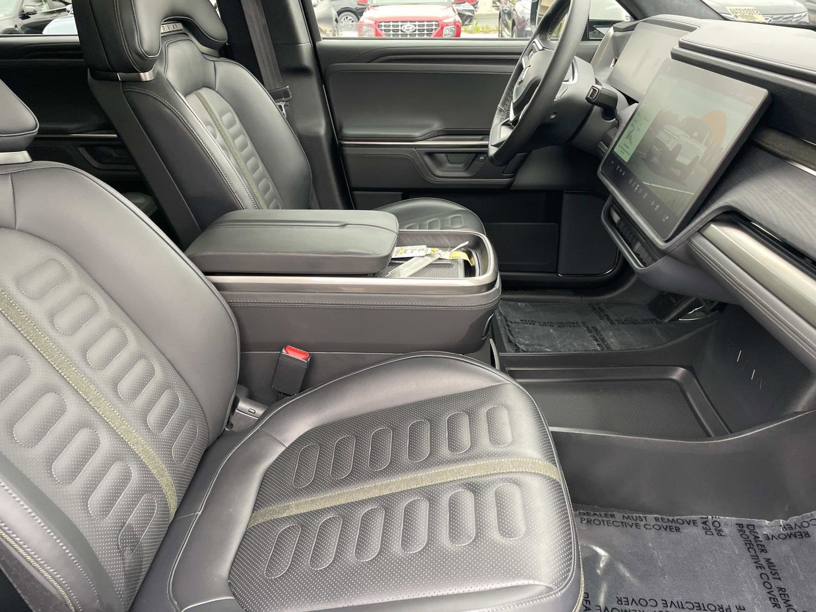 2025 Rivian R1S Adventure photo 25