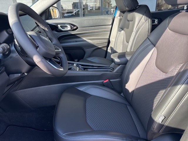 2026 Jeep Compass Latitude Altitude photo 4